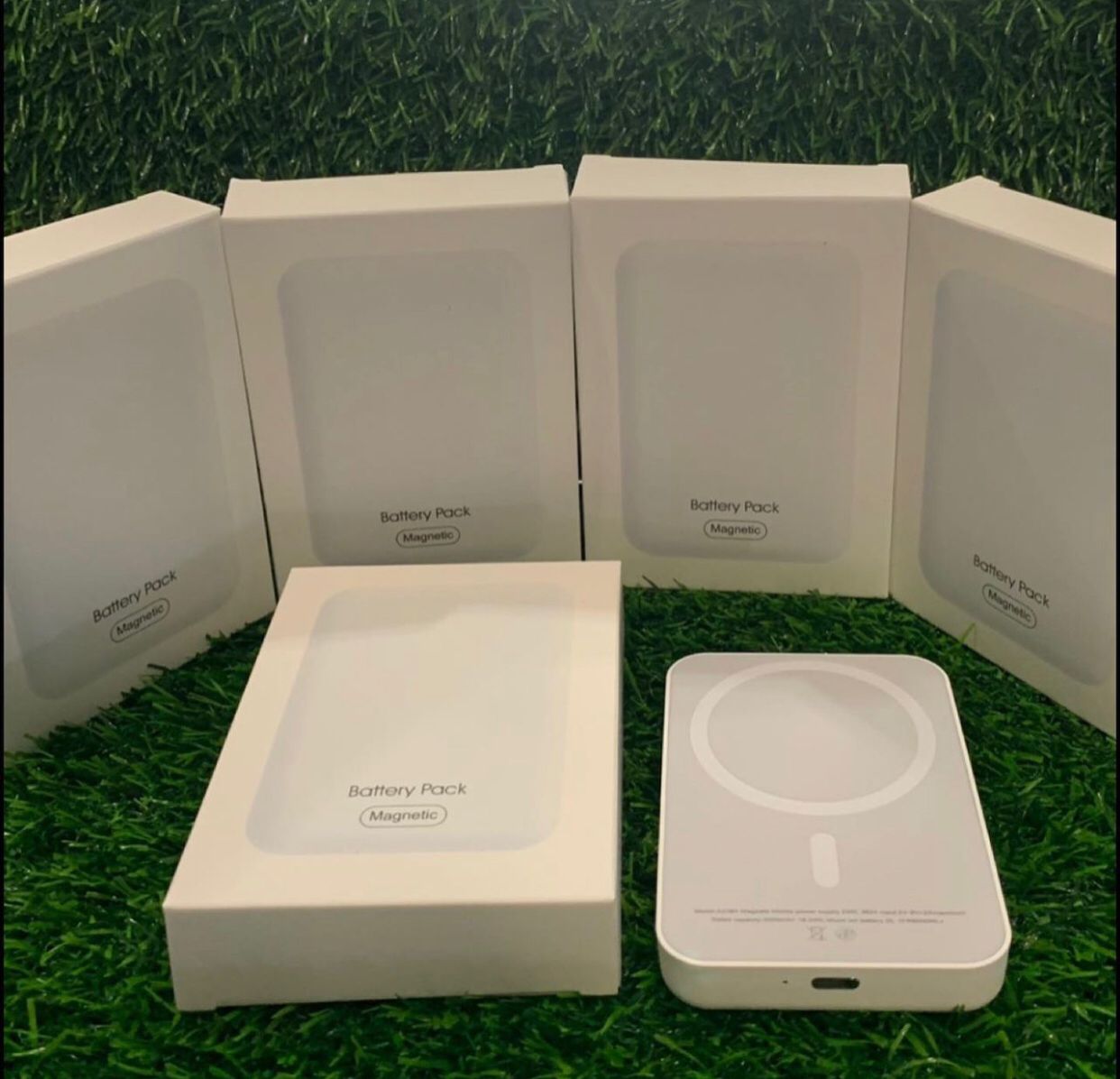 Magnetic battery pack 